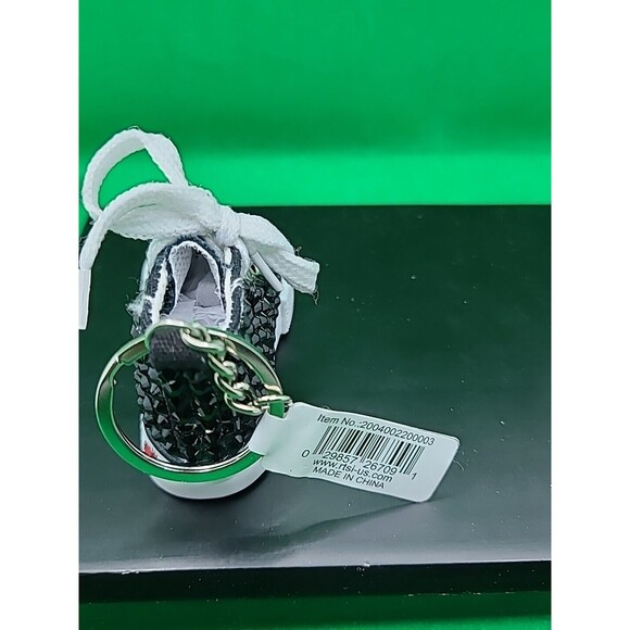 Las Vegas Rhinestone Shoe Souvenir Keychain - Picture 3 of 7
